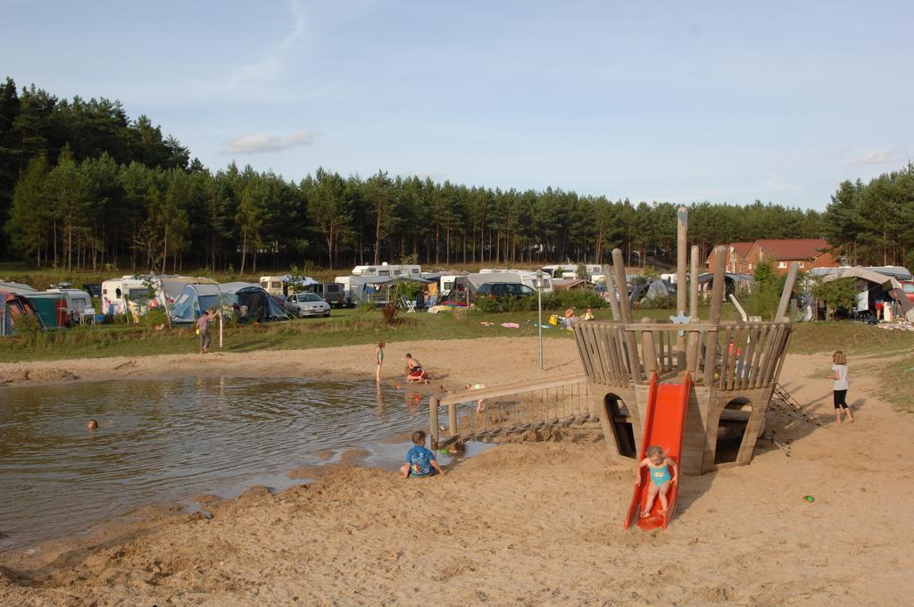 Camping-Und Ferienpark Havelberge Gross Quassow Szoba fotó